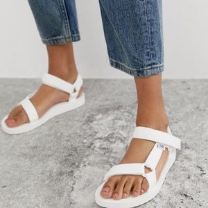 WHITE TEVAS